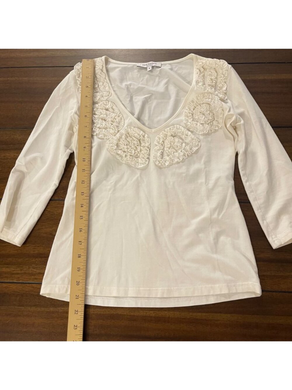 NWOT Anne Fontaine Cream V-Neck 3/4 Sleeve Top Ruched Floral Embellishments 93% - Picture 3 of 10